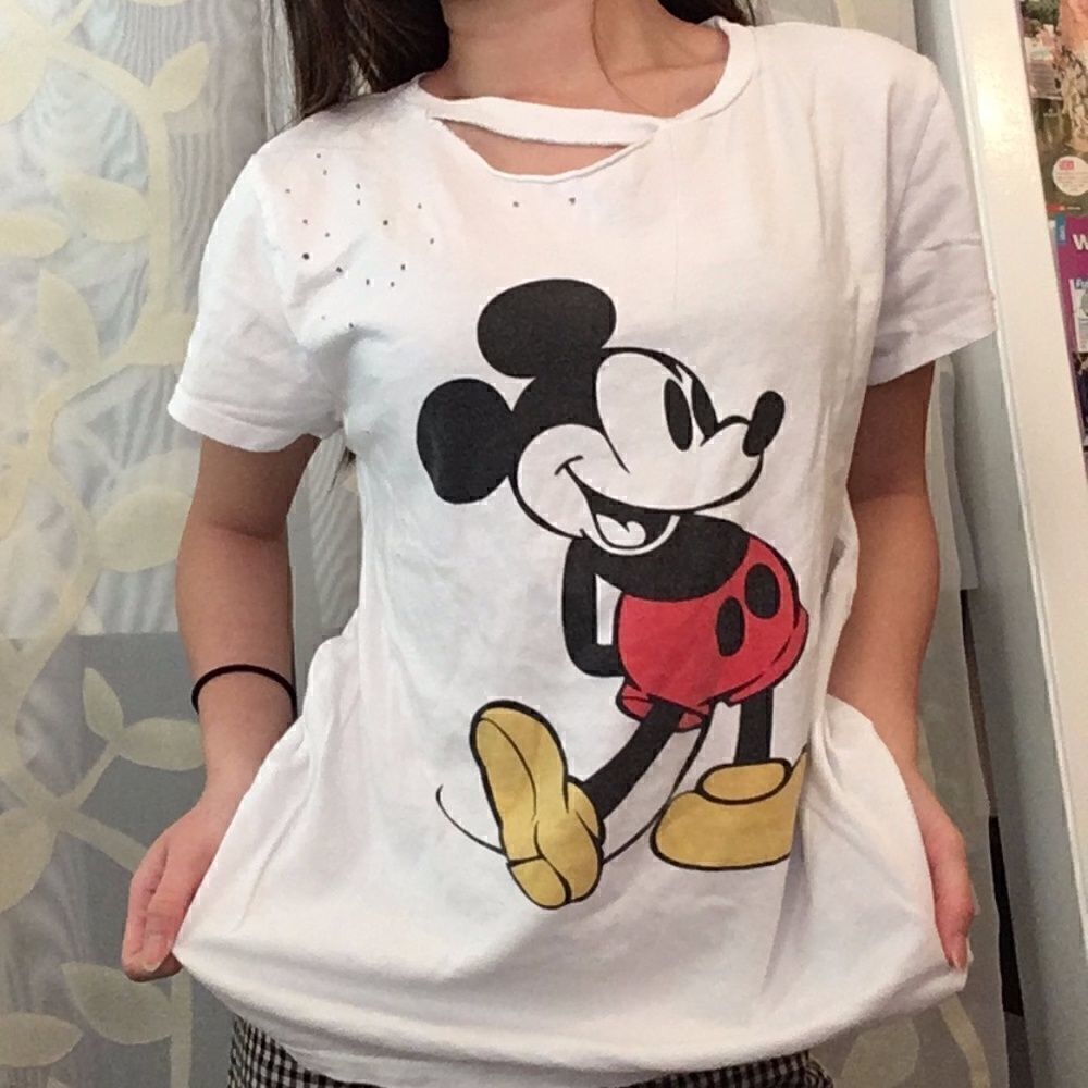 Disney t shirt with holes and a cut at the neck‎